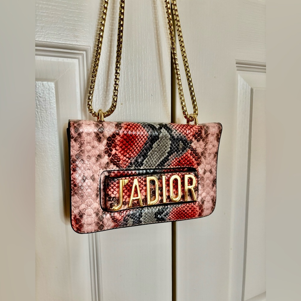 Women’s clutch